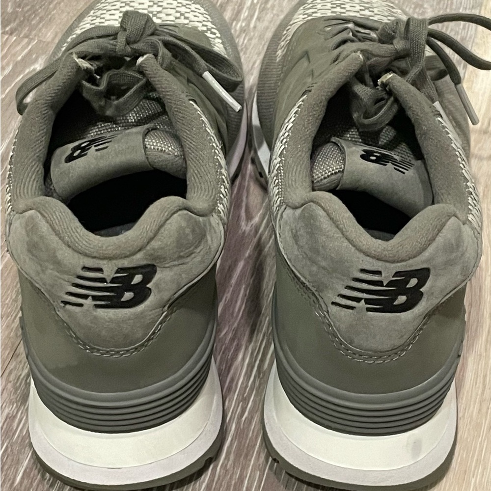 Womens New Balance 574 Military Foliage Green Size 7.5 - Picture 3 of 8